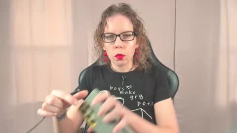 Snapshot of saradesirexo chatting on 10-01-25, 12:55 Sara Desire online show from 10-01-25, 12:55