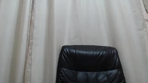 saradorj92 online show from 10-15-25, 04:56