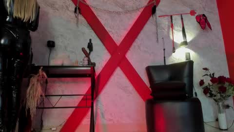 Sara Ferrera online show from 02-19-25, 03:49