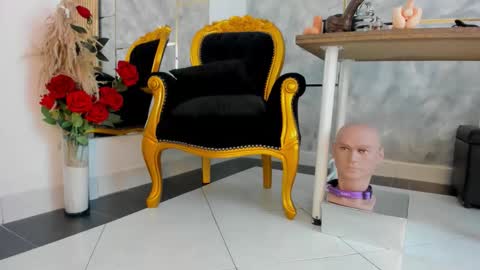 Sara Ferrera online show from 10-12-25, 04:44