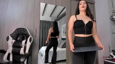  Sara Gomez  online show from 05-22-26, 02:01