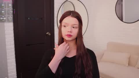 Snapshot of sarah__babyyy chatting on 11-07-25, 10:37 Sarah online show from 11-07-25, 10:37