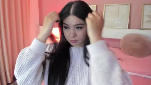 Snapshot of sarah__hills chatting on 09-19-25, 01:56 sarah__hills online show from 09-19-25, 01:56