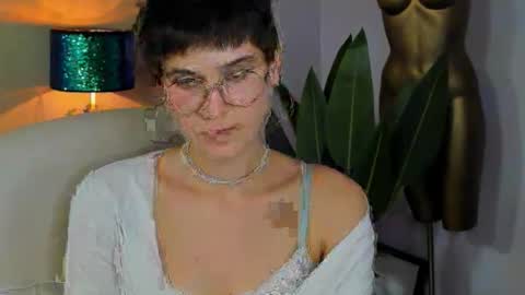 Sarah online show from 10-02-25, 02:46