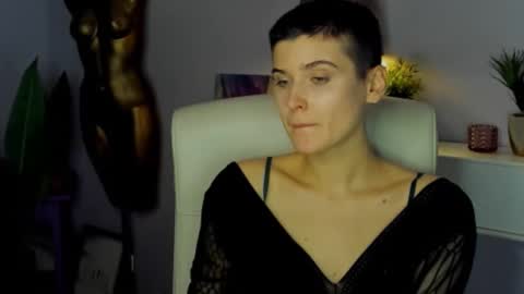 Snapshot of sarah_desire01 chatting on 11-11-25, 02:28 Sarah online show from 11-11-25, 02:28