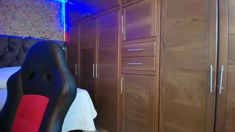 Sarah  online show from 02-12-26, 12:00