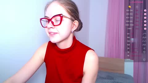 Sarah online show from 03-11-25, 03:34