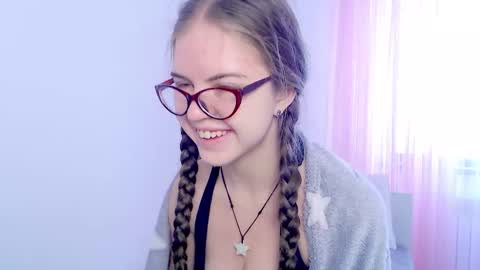 Sarah online show from 11-06-25, 04:13