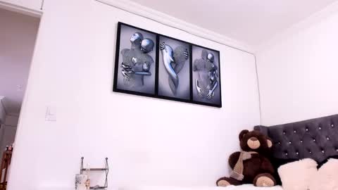 Sarah Marquez  online show from 01-07-25, 02:31