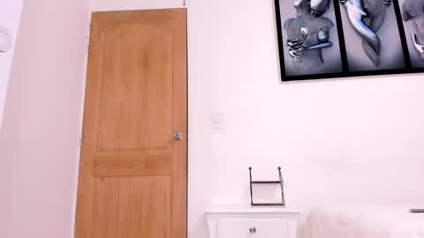 Sarah Marquez  online show from 01-15-25, 09:20