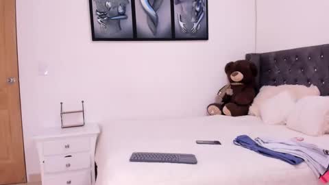 Sarah Marquez  online show from 02-18-25, 01:10