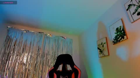 INSTAGRAM...sarah22 p online show from 02-02-25, 10:28