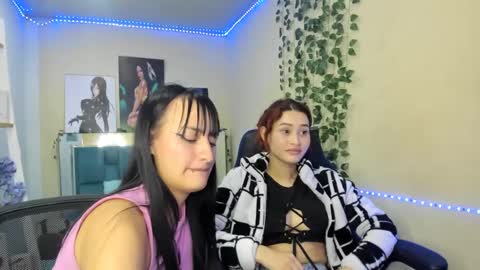Snapshot of sarah_ramirez777 chatting on 02-06-25, 12:43 Sarah Ramirez online show from 02-06-25, 12:43