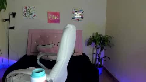 Snapshot of sarah_ramirez777 chatting on 02-12-25, 11:29 Sarah Ramirez online show from 02-12-25, 11:29
