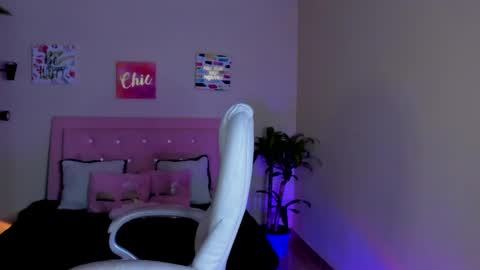 Snapshot of sarah_ramirez777 chatting on 02-14-25, 02:54 Sarah Ramirez online show from 02-14-25, 02:54