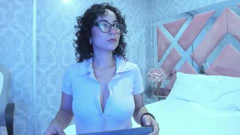 Sarah online show from 11-16-25, 03:12