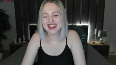 Sarah online show from 12-08-24, 01:02