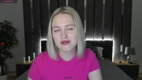 Sarah online show from 12-12-24, 01:10
