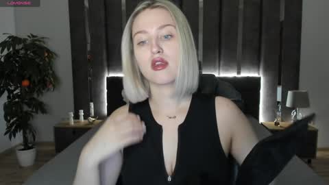 Sarah online show from 12-15-24, 12:51