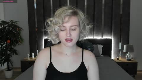 Sarah online show from 12-16-24, 04:02