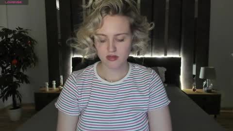 Sarah online show from 12-17-24, 07:18