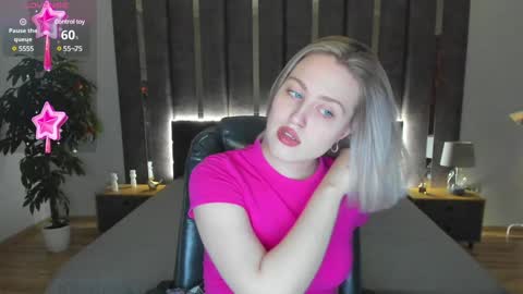Sarah online show from 12-22-24, 01:01