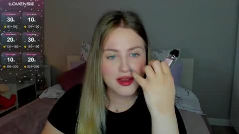 Snapshot of sarah_soul chatting on 10-01-25, 01:00 Sarah online show from 10-01-25, 01:00