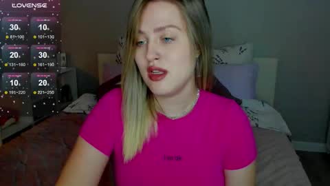 Snapshot of sarah_soul chatting on 10-07-25, 12:41 Sarah online show from 10-07-25, 12:41