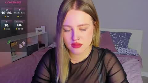 Snapshot of sarah_soul chatting on 10-31-25, 12:22 Sarah online show from 10-31-25, 12:22