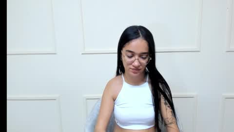 Snapshot of sarah_stone15 chatting on 02-12-26, 02:28 Sarah online show from 02-12-26, 02:28