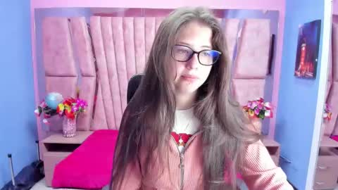 Sarah online show from 10-04-25, 01:42