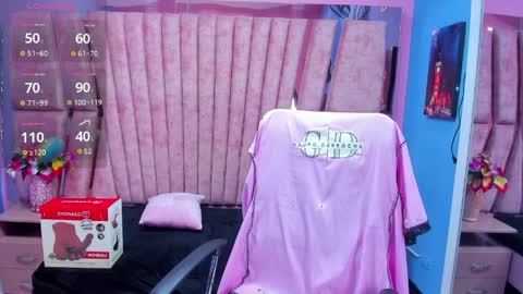 Snapshot of sarah_sweett_ chatting on 03-25-26, 01:39 Sarah online show from 03-25-26, 01:39