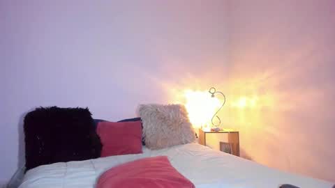 Sarah and Erik online show from 11-06-25, 03:07