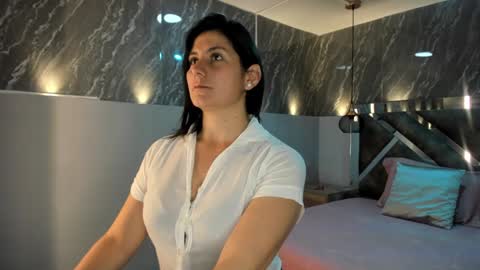 Sarah Deyvis online show from 12-29-24, 02:21