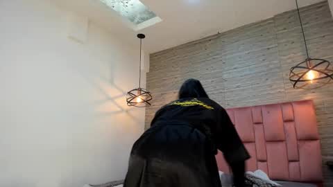 Sarah Deyvis online show from 02-17-25, 08:26