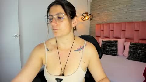 Sarah Deyvis online show from 09-08-25, 02:38