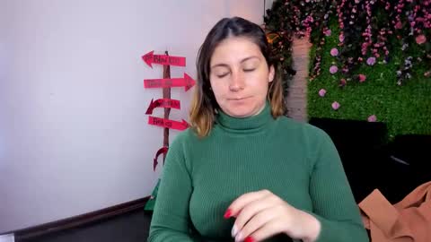 Sarah Deyvis online show from 11-05-25, 01:44