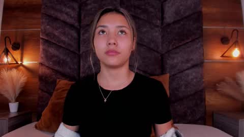 Snapshot of sarahevans__ chatting on 03-02-25, 11:39 Sarah Evans online show from 03-02-25, 11:39