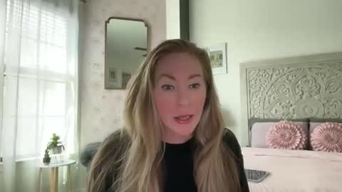 Sarah online show from 05-06-26, 06:13