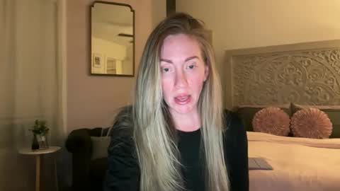 Sarah online show from 05-10-26, 03:44
