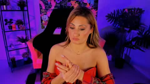 Divine Sarah NONUDE model online show from 01-12-25, 05:54