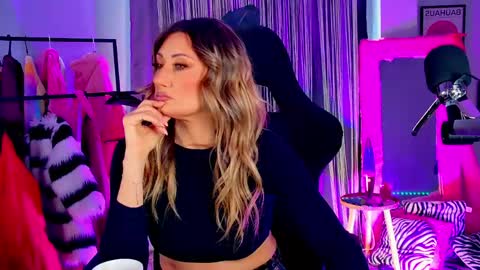 Divine Sarah NONUDE model online show from 05-03-26, 12:33