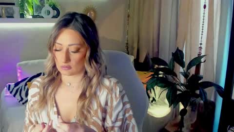 Divine Sarah NONUDE model online show from 05-10-26, 06:29
