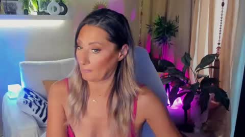 Divine Sarah NONUDE model online show from 06-17-26, 01:56