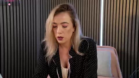 Sarahjadore online show from 02-12-26, 07:09