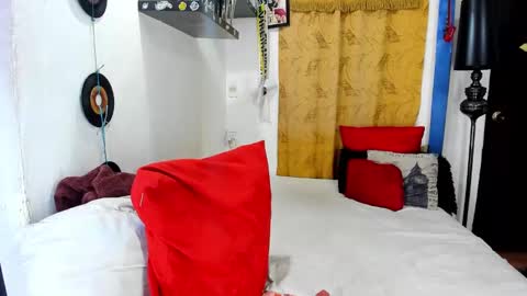  SARAHJEY     online show from 02-03-25, 06:45