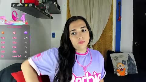 Snapshot of sarahjey chatting on 03-20-26, 04:12 SARAHJEY online show from 03-20-26, 04:12