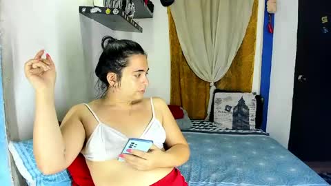  SARAHJEY     online show from 05-09-26, 10:37