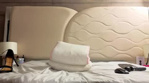 Snapshot of sarahmiler_ chatting on 10-01-25, 11:55 Sarah online show from 10-01-25, 11:55