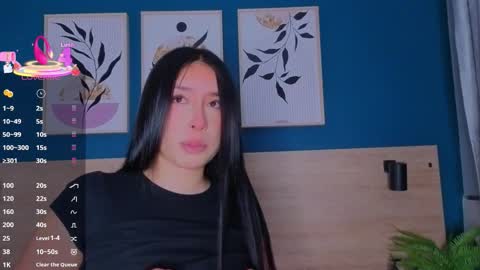 Snapshot of sarahmiler_ chatting on 10-06-25, 11:40 Sarah online show from 10-06-25, 11:40